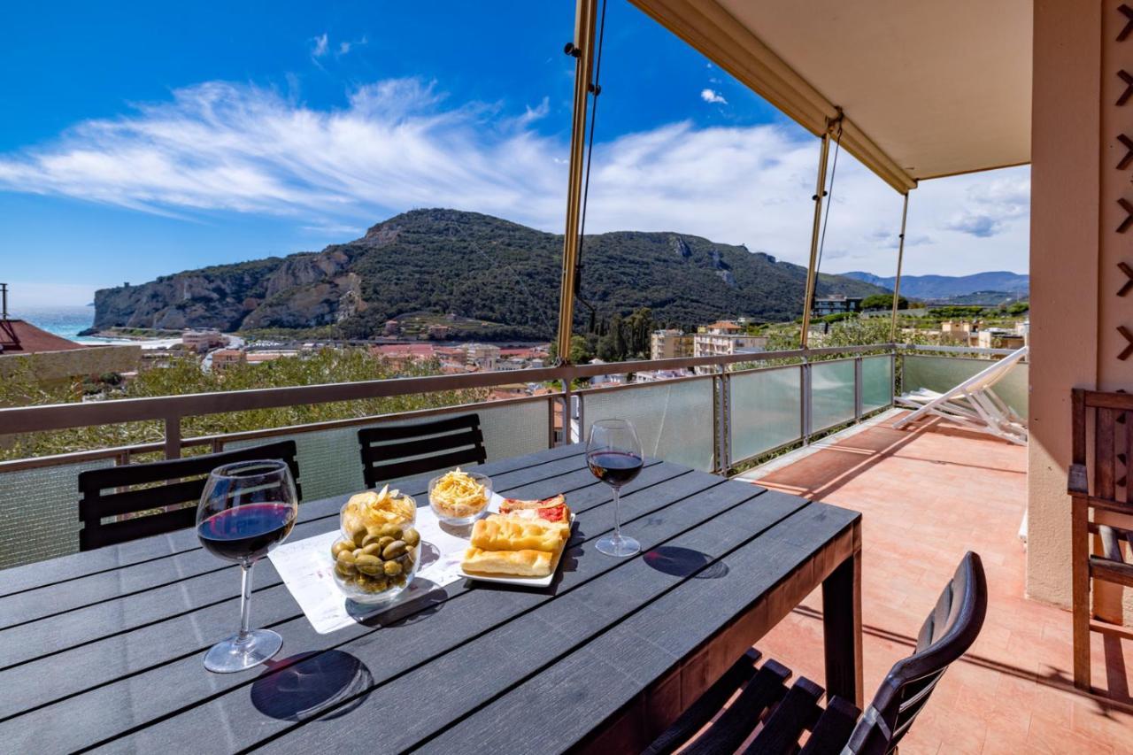 Casa Matilde - Appartamento Vista Mare - Con Posto Auto Finale Ligure Exteriér fotografie
